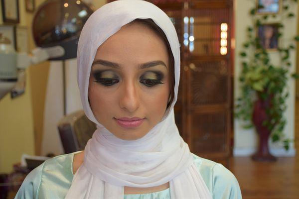 Makeovers by Shakila, Cosmetologist