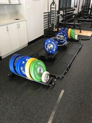 Deadlift & Olympic lifting platforms with competition bumper plates