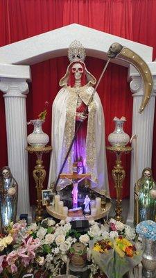 Iglecia y Botanica de la Santa Muerte Abierta para  Devotos que gusten venir a venerar a la Santa Muerte, pagar una manda o hacer ofrendas