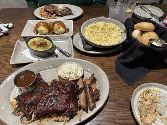 Mixed BBQ plate, Mac and cheese, Mashed potatoes and steak