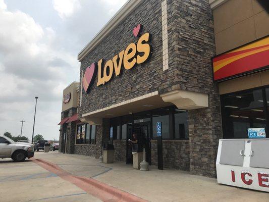 Storefront of both Love's and Carl's Jr.