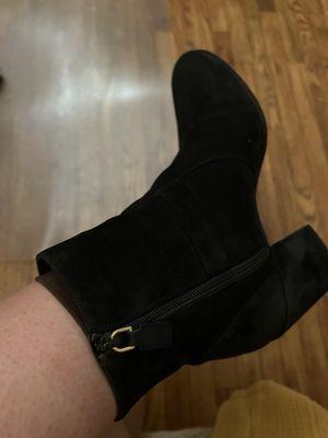 It's easier to zip this ankle boots now! There's enough space on the ankle area.