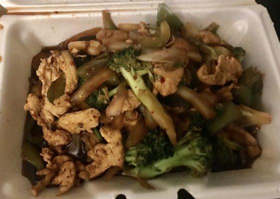 E2 Chicken pad prik with extra broccoli and shrimp