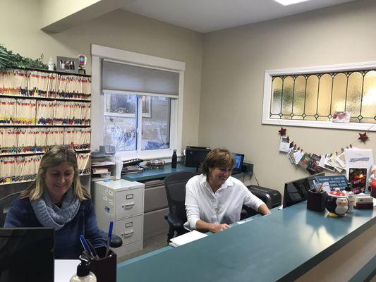 12.29.2018 -- Lyn and Jo at the front desk. Super nice and friendly ladies.