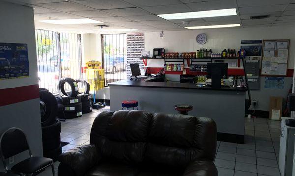 One Stop shopping for Tire Change, Oil Change, Brake Repairs, and in general Car Repair services in Doral, Florida