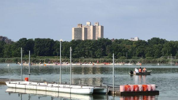 Lining up for dragonboat tracing