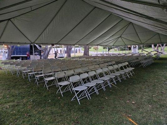 Tent for 300 guests on the Event Lawn