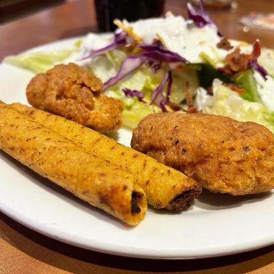 You float like a feather in a beautiful world  Catch-up Lunch  AYCE Salad Bar from #Sizzler