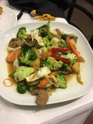 Beef Lemon grass: 3 pieces of beef, fried tasteless veggies, worst part: CUSTOMER SERVICE!!