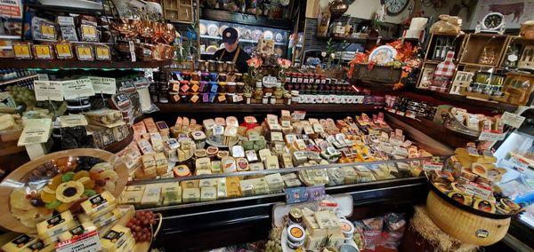 The market with the most cheese variety. There are a lot of different kind  of cheese in this place and good price same cheeses