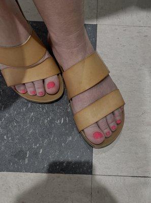 My mom's acrylic and gel toes