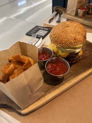 Burger Deluxe with amazing fries