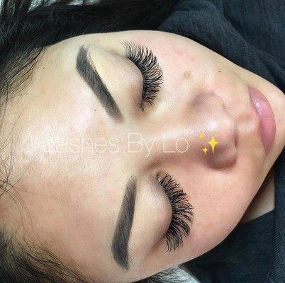 Full set of glamorous lashes!