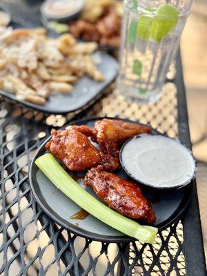 Side of wings with ranch