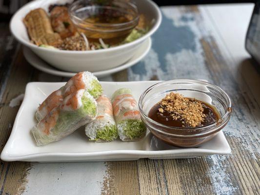 Spring rolls with shrimp/pork appetizer with peanut sauce