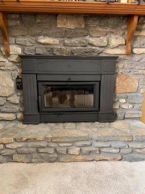 Hampton HI500 wood fireplace insert