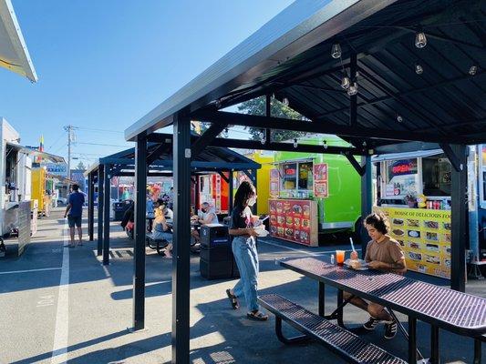 Convenient covered outdoor dining at location 204