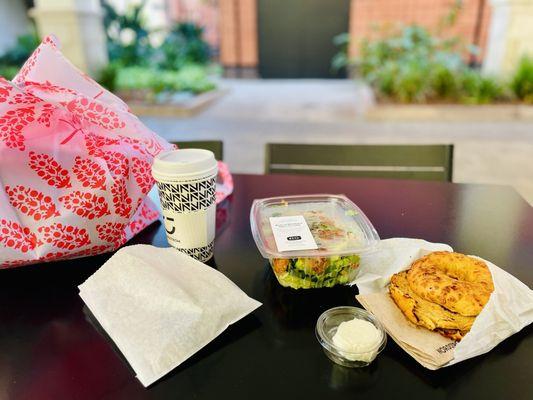 Blackened Wild Alaskan Salmon Salad with Jalapeno Cheese Bagel and Green Tea