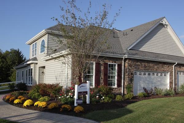 Tradition of America's Hamilton is a garden home layout with the perfect amount of space to create your dream home.