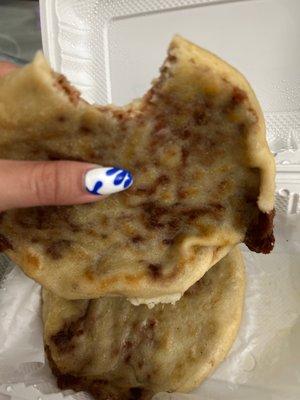 Pupusa mixta