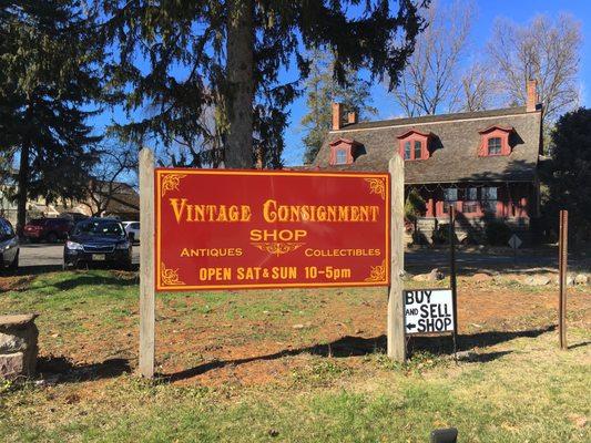 Vintage Goods & Antiques Consignment Shop