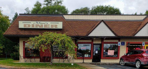 Storefront for Mimi's Diner