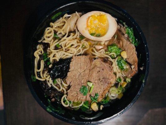 Roast beef ramen with extra garlic