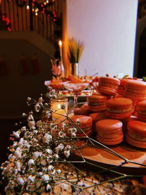 Strawberry Macaroons and rose macaroons