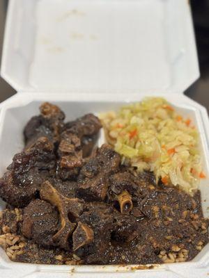 Oxtail plate with rice and cabbage