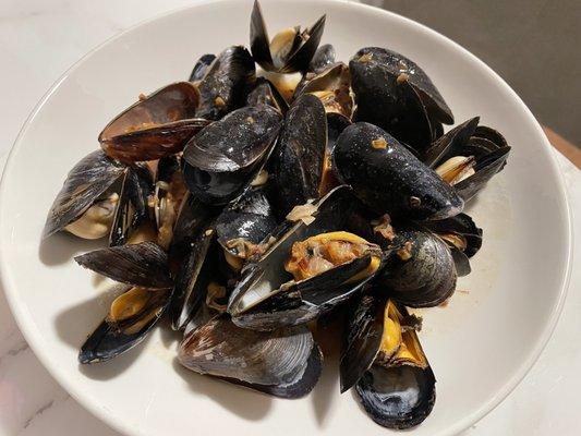 Mussels with white wine sauce (mussels were from Whole Foods).