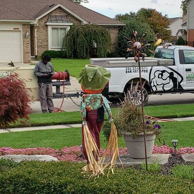 Tech Darryl is one of the many Lawn Sprinkler Employees at Metro. 10/21/2023