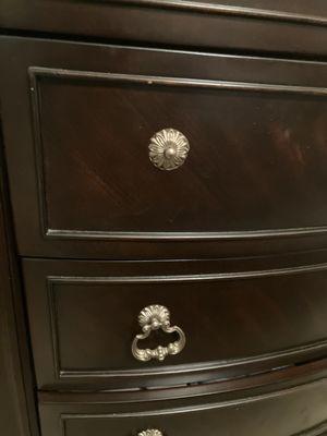 Handle in the top drawer  was broken