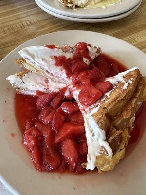 French toast with strawberries