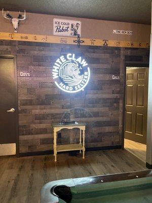 White claw sign for the white claw girlies/boydies/theydees to take pictures in front of :)