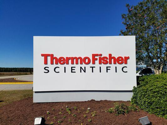 Signarama Columbia builds new monument sign for Thermo Fisher Scientific to replace the Patheon signage.