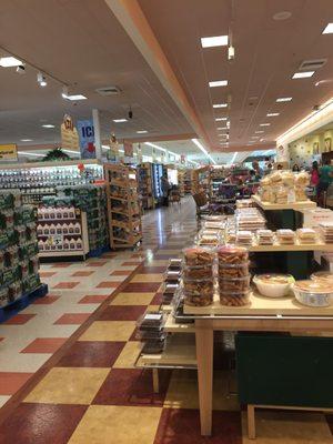 Market Basket of Hudson -- 8 Highland Commons, Hudson            Interior