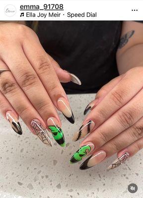 Halloween nail design