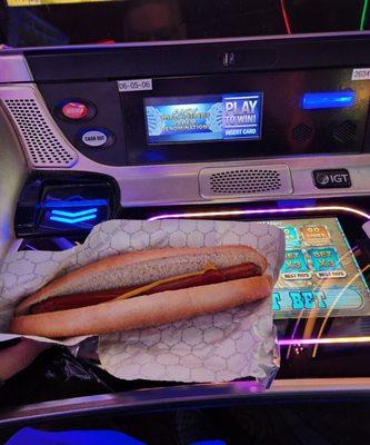 Footlong hotdog ($2.99): small wiener and dry bun, but still nostalgic from the vegas a decade+ ago... 6/10.