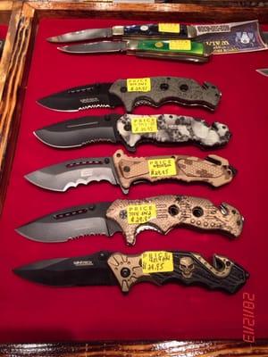 Pocket, Tactical and Hunting Knives