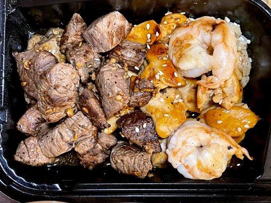 Filet mignon and chicken in hibachi combo takeout (delivery)