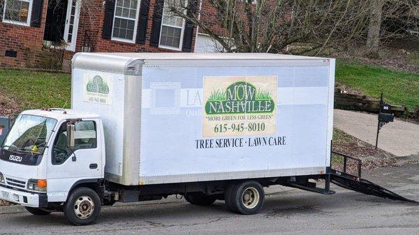 Mow Nashville Tree Service