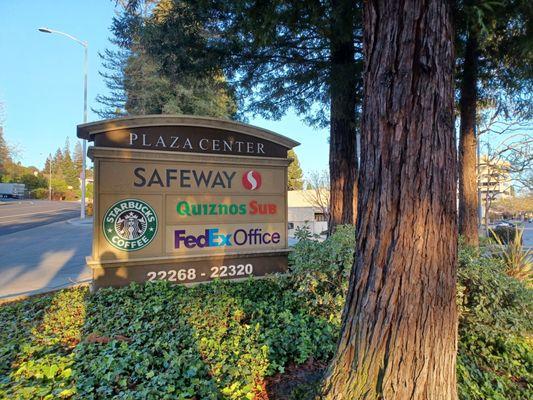 Sign near entrance with tenants