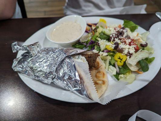 Gyro with salad and sauce