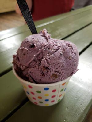 Blueberry crumble ice cream