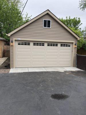 Leader Garage Builders and Overhead Door