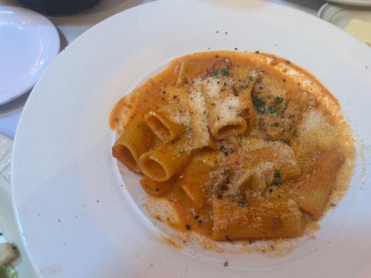 Half portion Rigatoni Osteria