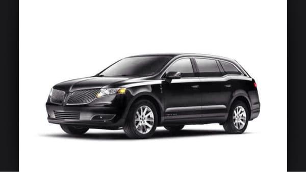 Lincoln MKT town car