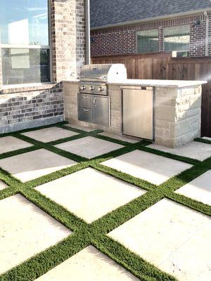 -Beautiful Grill and Outdoor Kitchen Area with Artificial Turf Inserted on Travertine Flooring !

Text/Call:
(469)742-1505 
for Quote!