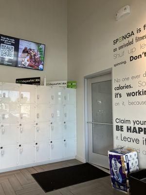 Lobby area w lockers