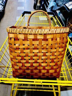 Super cute Little wall basket. Had to get another one OuiOui.